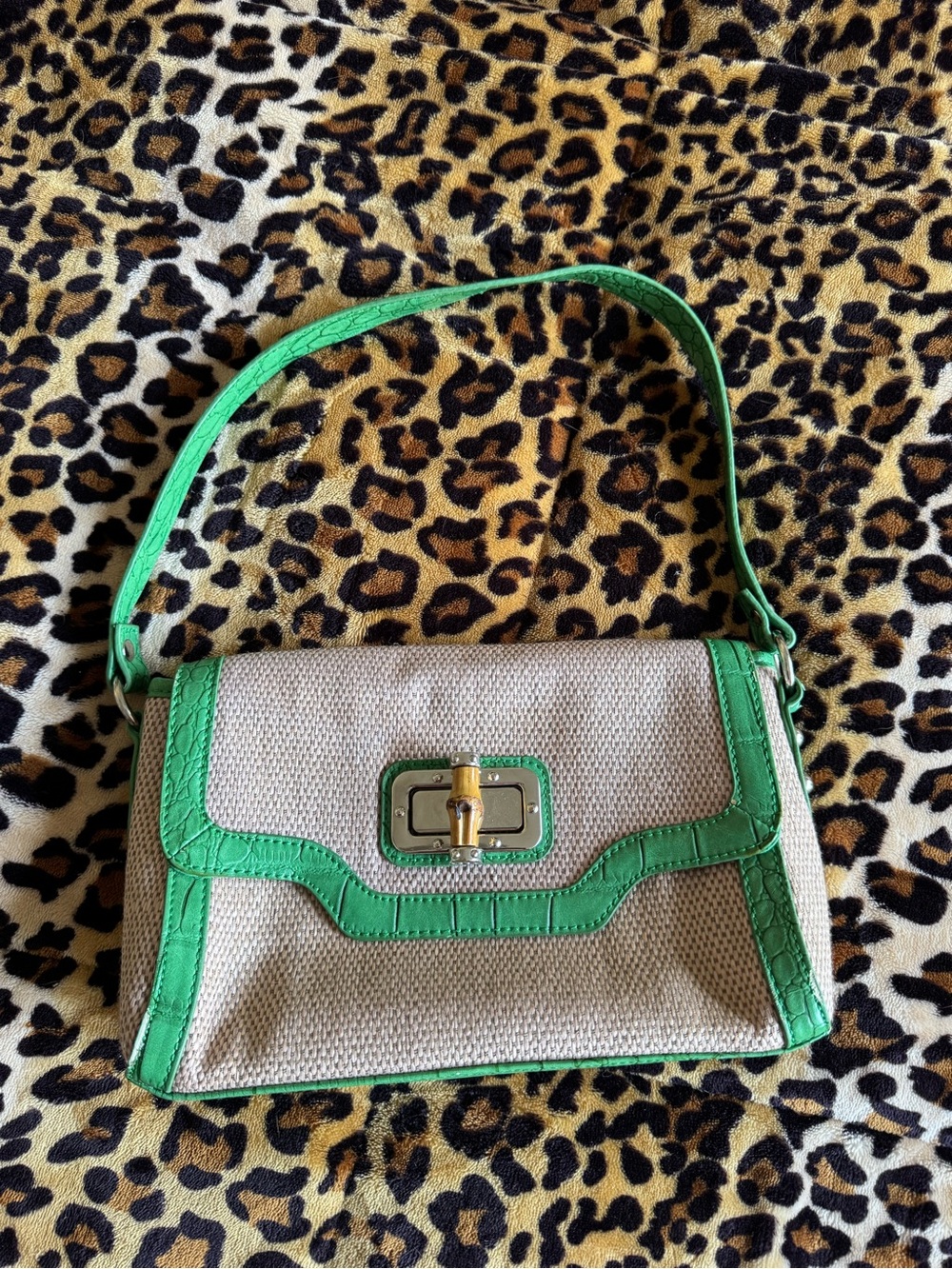 Green Trim Canvas Shoulder Bag